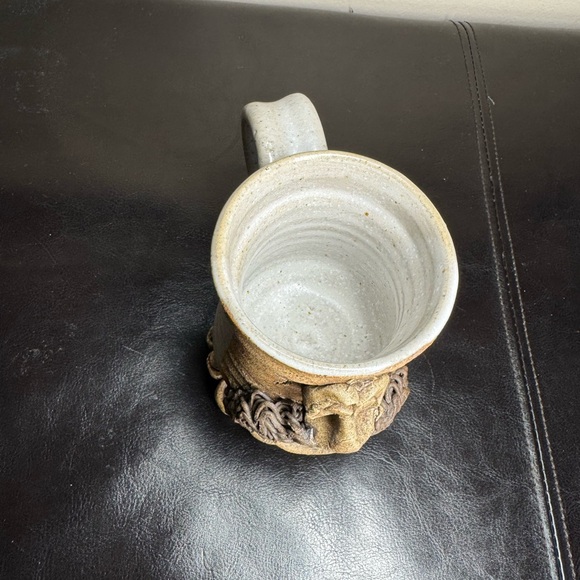 Studio Pottery Stoneware Funny Ugly Face Mug with Feet - Picture 3 of 8